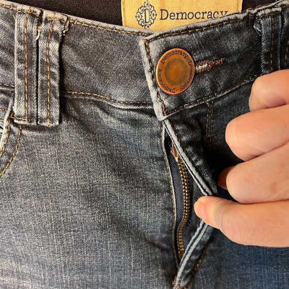 Democracy Jean Womens Size 6 Dark Wash Scalloped Hem Straight Crop Denim - Picture 7 of 12